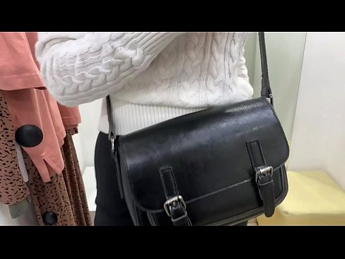 ❤️ Javna masturbacija mlade kujice FeralBerry s dildom u sobi za mjerenje ❤ Porno na hr.filmepornonline.ru ❌❤